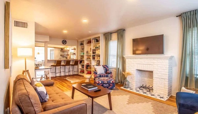 The Southwest Nest - 2BR/2BA - Close to TTU