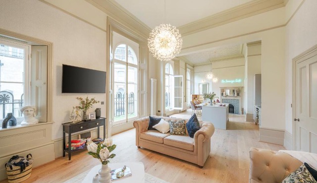 The Sovereign Suite - 2 Bedroom Apartment in Central Bristol by Mint Stays