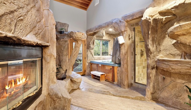 THE SPA AT Winterset #2282