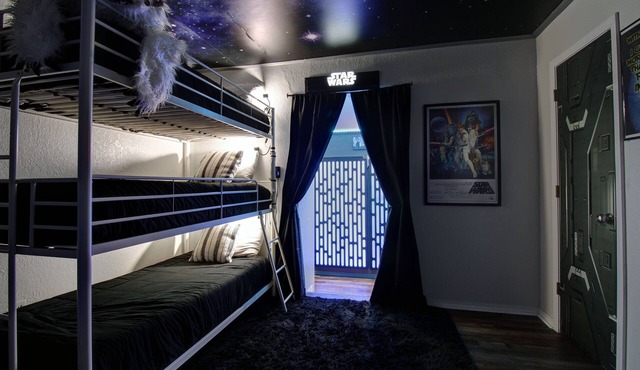 The Space Place: Cosmic-Themed Family Getaway Near Hotspots in Tulsa, Oklahoma!