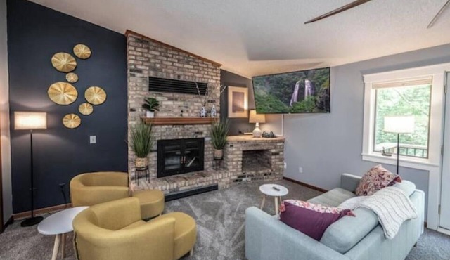 The Spacious Minnetonka 5BR Retreat Cable Lux Life
