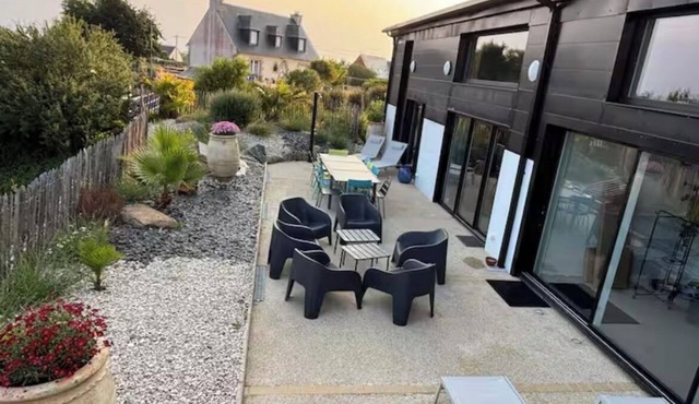 The spacious Tomé loft 10 minutes' walk from the beaches of Trélévern