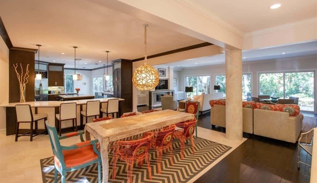 The Sparkleberry House - 4 Beds!