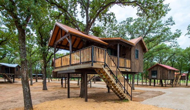 The Sparrow Treehouse 15 MIN to Magnolia Baylor