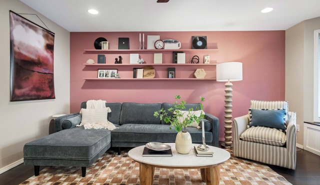 The Speakeasy - 3 Bedroom Home in Pasco