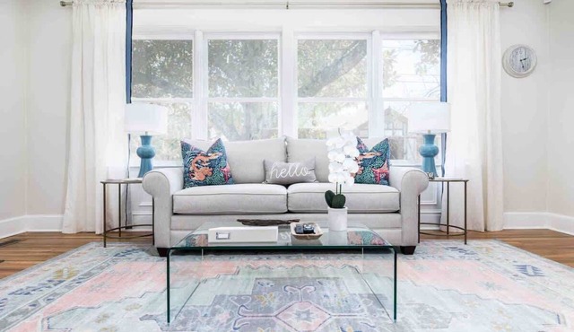 The Speakeasy Cottage, renovated midtown, quiet