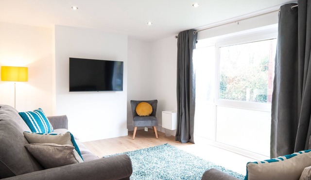The Spitfire - Newly renovated 3-bed house in Cheltenham