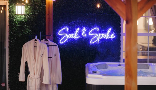 The Spoke House: Hot Tub, Fire Pit, 5min to Coler