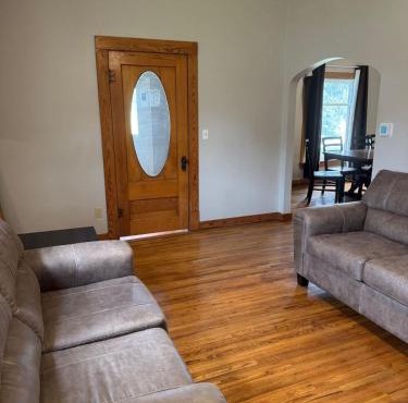 The Spruce House Family 4BR 2 Bath Great Location In Ogallala Close to Lake McConaughy