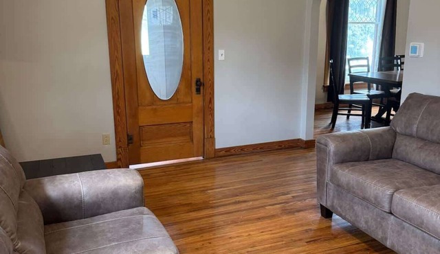 The Spruce House Near Lake Mac 4BR Great Location