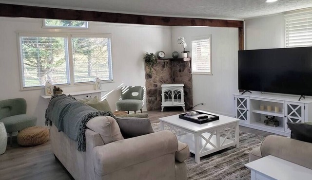 The Squirrel's Leap: quiet stay near Dehaven Park