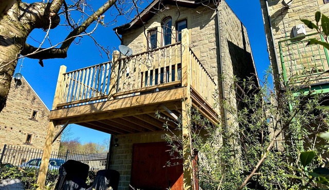 THE SQUIRRELS, family friendly, with a garden in Hebden Bridge