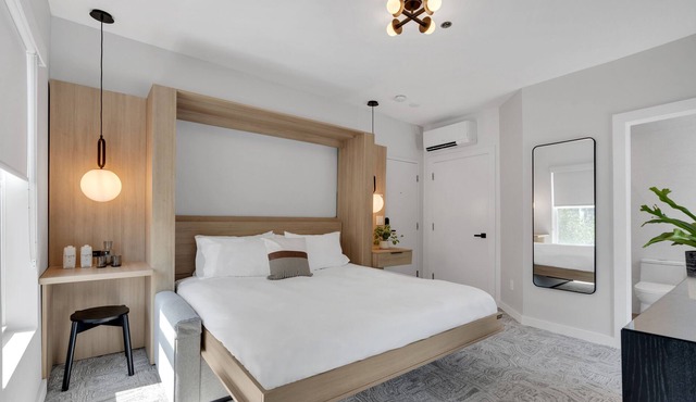 The St. Laurent: Full Floor - Sleeps 24
