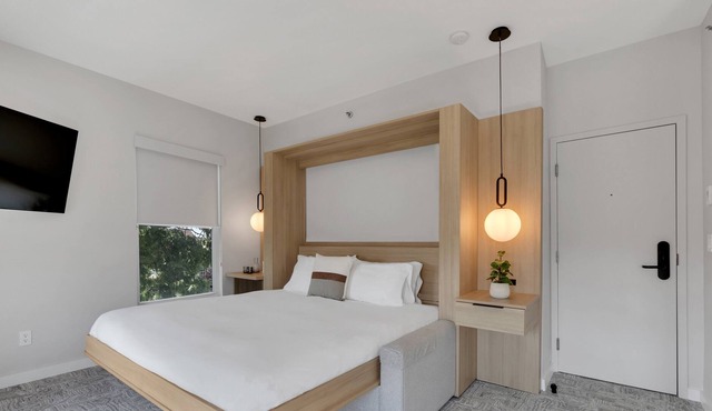 The St. Laurent: Full Floor - Sleeps 26