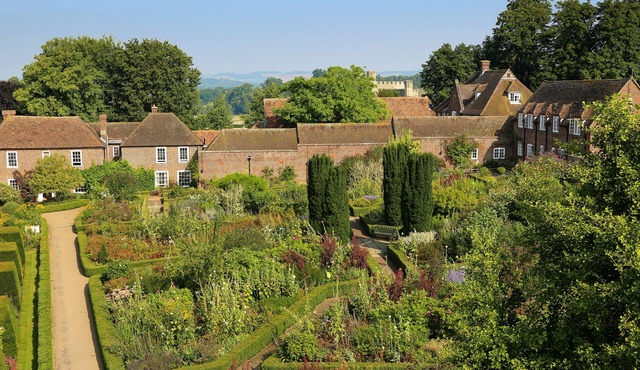 The Stable Courtyard Bedrooms at Leeds Castle