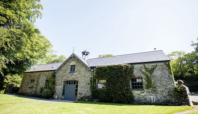 The Stable Loft - a sea view that sleeps 2 guests in 1 bedroom