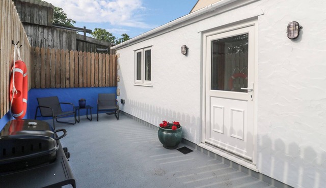 THE STABLE, pet friendly, character holiday cottage in Rosudgeon