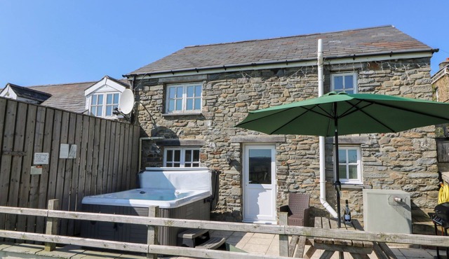 THE STABLE, pet friendly, character holiday cottage in Aberaeron