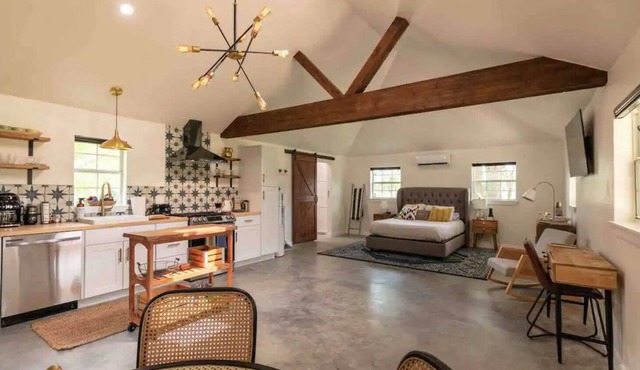 The Stable Retreat: Stylish Vaulted, Skylit Studio