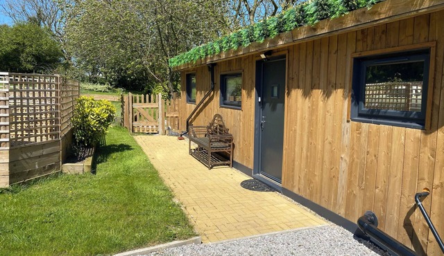 “The Stables” A perfect pet friendly property with very large secure garden