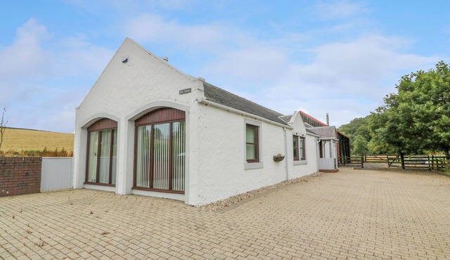 THE STABLES AT DALDORCH, pet friendly, with open fire in Tarbolton