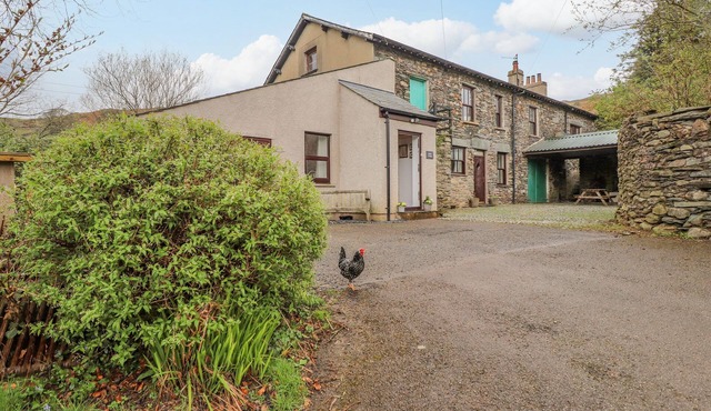 THE STABLES, character holiday cottage in Broughton-In-Furness
