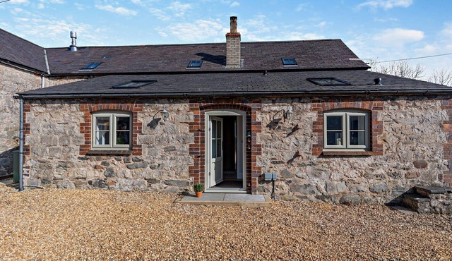 The Stables-Cilcain - One Bedroom House, Sleeps 2