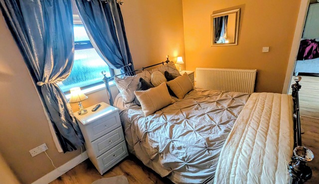 The Stables Cottage with Hot Tub - NO PETS!