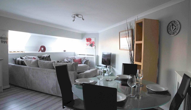 The Stables: Fabulous stylish flat in Merchant City & Parking