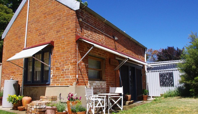 The Stables - Historic cottage (C1890)
