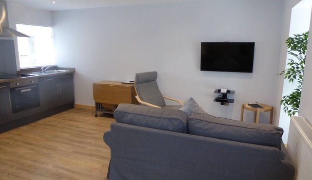 The Stables Lower Cottage 5 (Auchendennan) - sleeps 2 guests in 1 bedroom