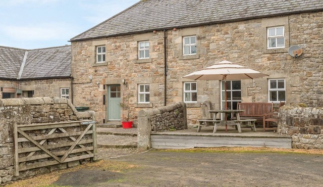 THE STABLES, pet friendly, with open fire in Bellingham