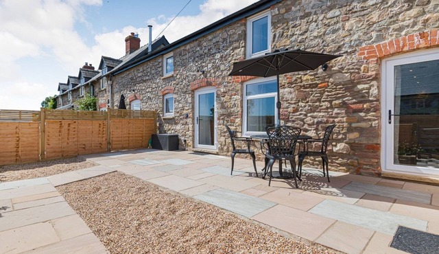 The Stables - UK40093