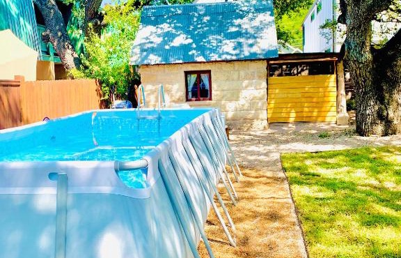 The Stanley Historic Home plus Cabin with Pool, BBQ