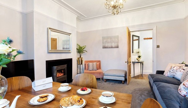 The Stanley Suite -1 bedroom apt, Harrogate. Free Parking. Garden. Dog Friendly.