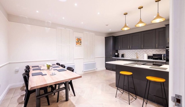 The StanleynModern 3/4BED 3BATH | Comfort & Style