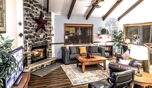 The STAR W Hot Tub,Fire Pit 🔥