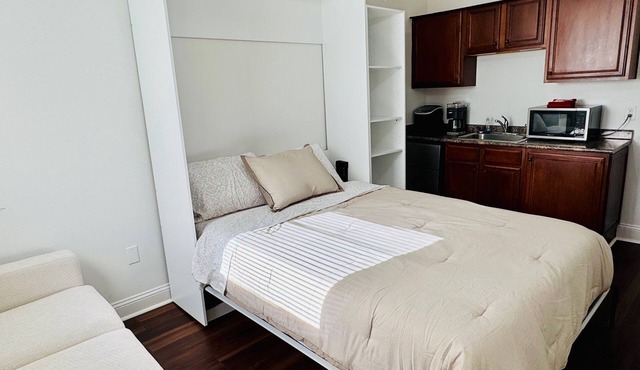 The Starland Loft Apartment- Savannah, GA