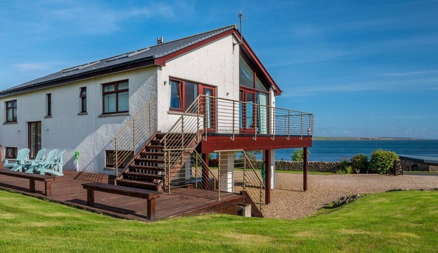 THE STEADING, pet friendly, country holiday cottage in Longhope