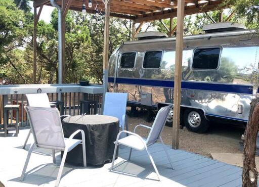 The Steel Magnolia Airstream - Cabins At Rim Rock