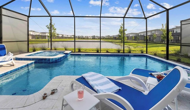 The Stellar | Superhero & toy box themed BRs, spacious LR/DR - mins to Universal