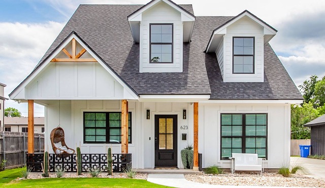 The Sterling House: Brand New Home Steps from Magnolia