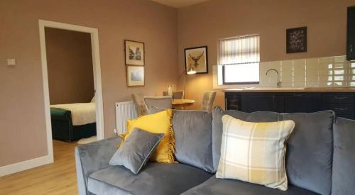 The Stirrups Cottage with Hot Tub