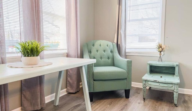 THE STONE CASTLE-Free Parking, Minutes From Falls & Casino