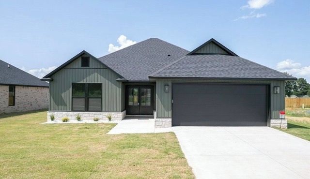 The Stone House - near ACHE, Fort Chaffee, and Mercy Hospital