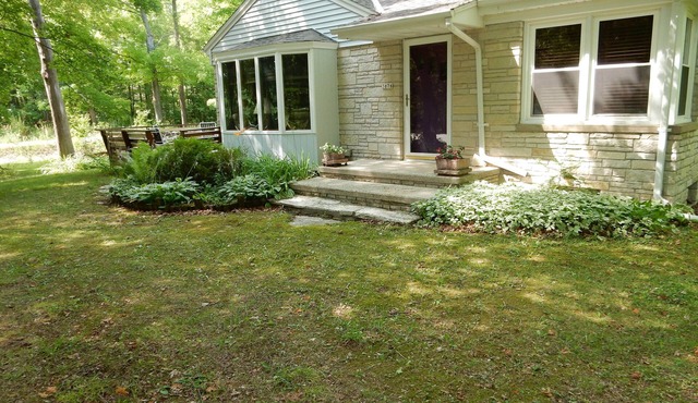 The Stone House/New Listing! Nov. 1 - May 31st, rent 3 Get one FREE! WI-FI