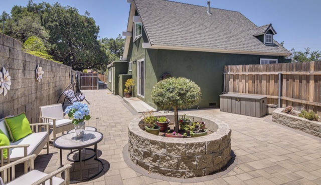 The Storybook Cottage: Every Stay Tells a Story!