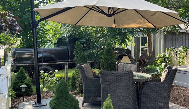 The Stray Cat Inn, features 3 guest rooms in Westport