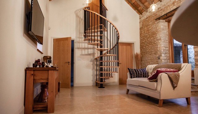 The Studio - A Unique and Luxurious Country Barn Conversion