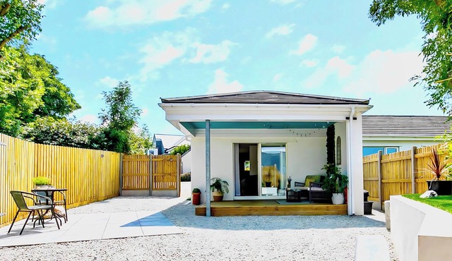 THE STUDIO, pet friendly, with a garden in Crackington Haven